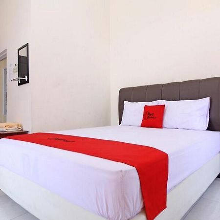 Hotel Reddoorz Near Umy Yogyakarta à Ngabean Extérieur photo