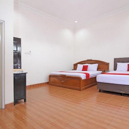 Hotel Reddoorz Near Umy Yogyakarta à Ngabean Extérieur photo