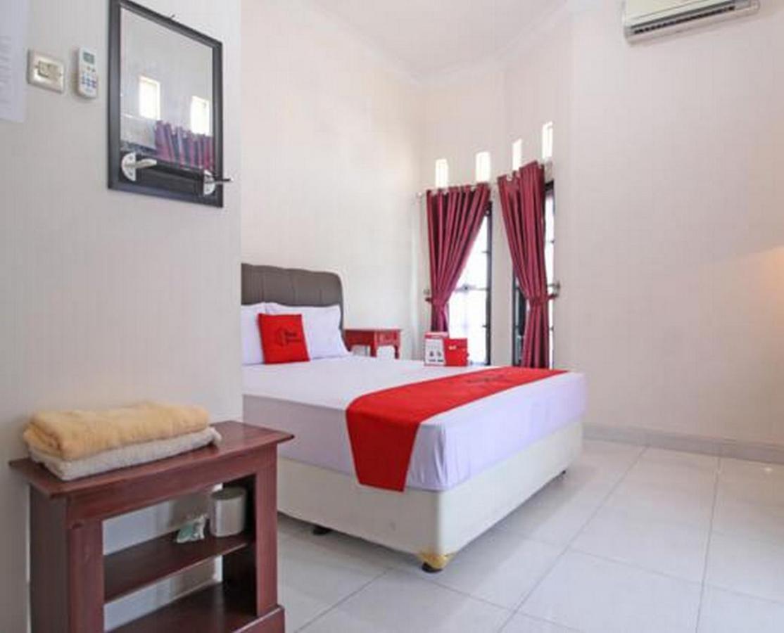 Hotel Reddoorz Near Umy Yogyakarta à Ngabean Extérieur photo
