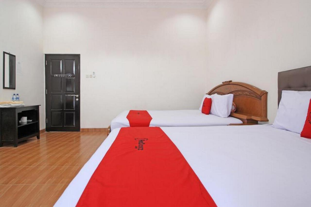 Hotel Reddoorz Near Umy Yogyakarta à Ngabean Extérieur photo