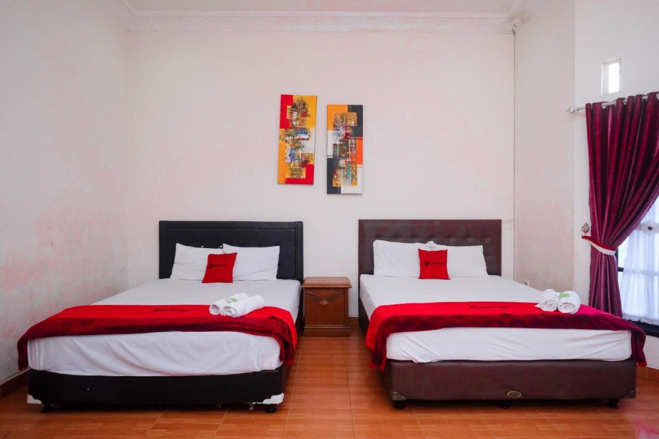 Hotel Reddoorz Near Umy Yogyakarta à Ngabean Extérieur photo