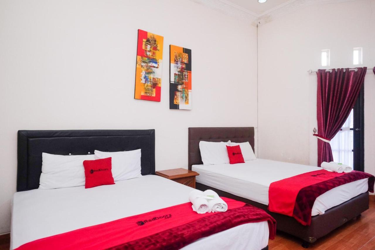 Hotel Reddoorz Near Umy Yogyakarta à Ngabean Extérieur photo