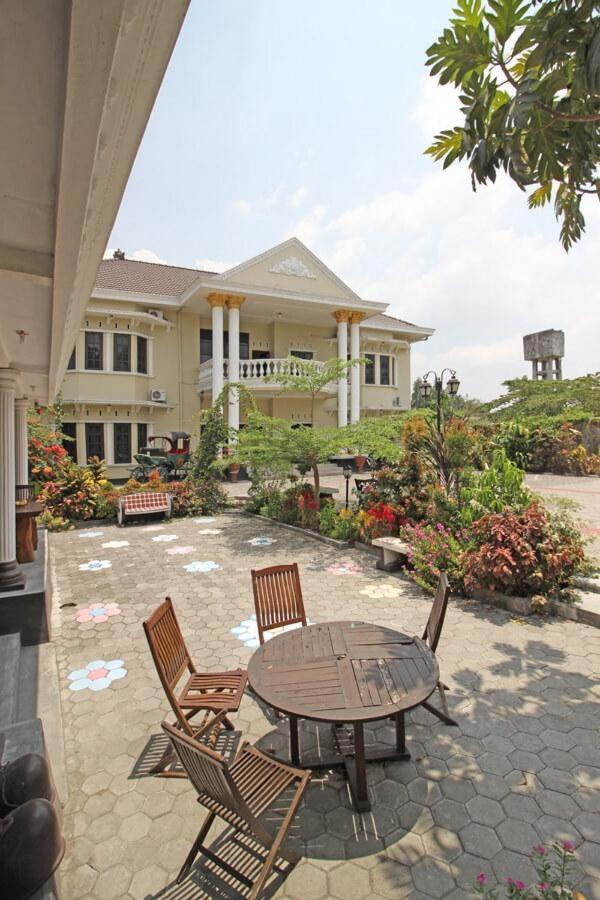 Hotel Reddoorz Near Umy Yogyakarta à Ngabean Extérieur photo