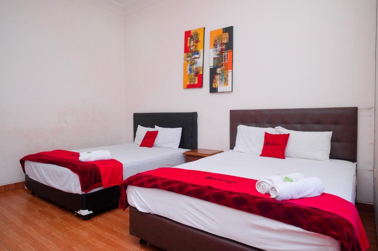 Hotel Reddoorz Near Umy Yogyakarta à Ngabean Extérieur photo